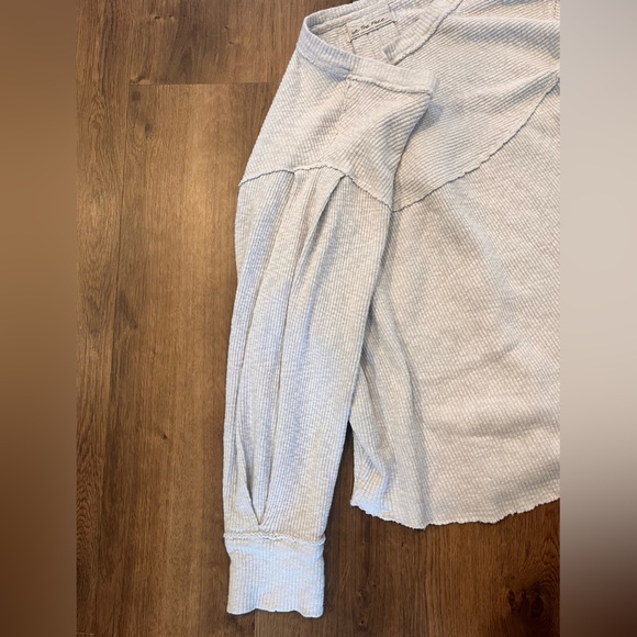 We The Free Gray Oversized Ribbed Knit Long Sleeve Top with Back Pleat - Picture 2 of 4